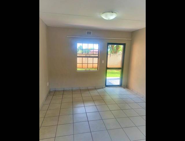 2 BEDROOM PROPERTY TO RENT IN HEUWELOORD